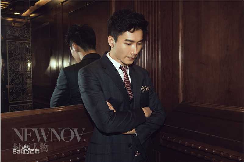 最全李泰(Lee Tae)在《NEWNOV》拍摄中的壁纸