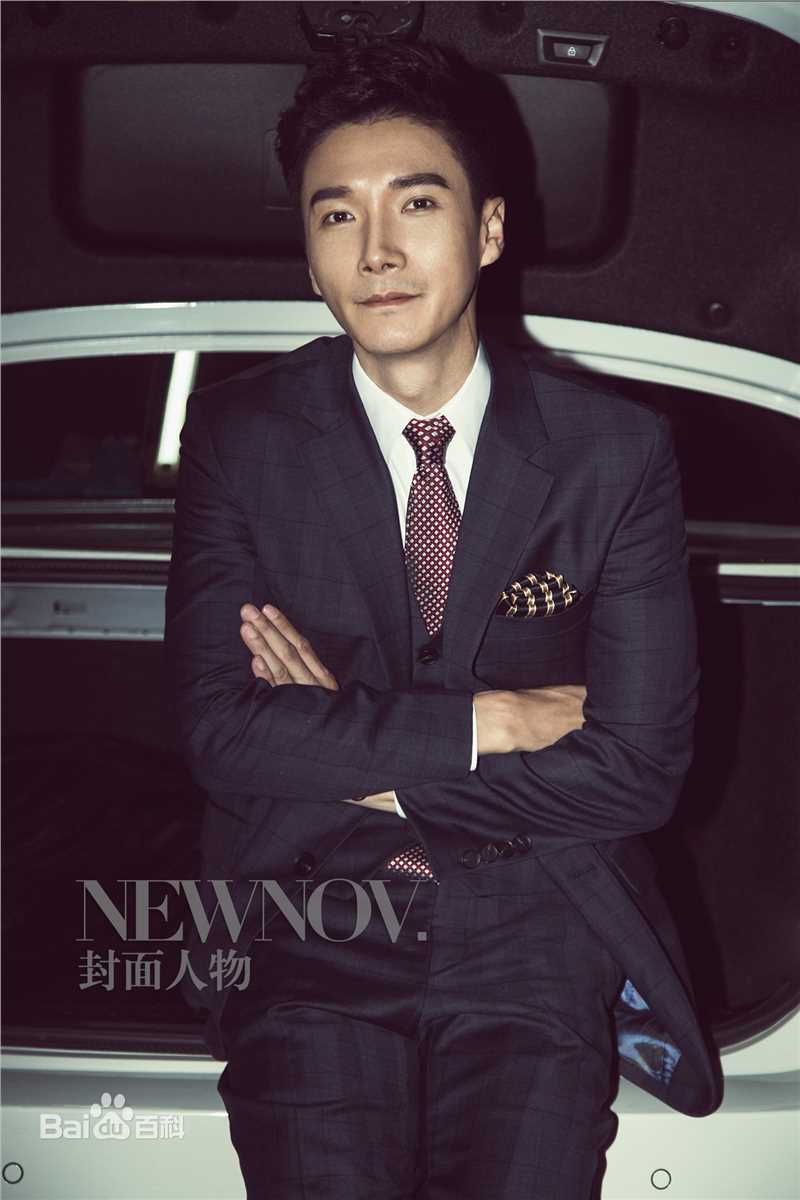 最全李泰(Lee Tae)在《NEWNOV》拍摄中的壁纸