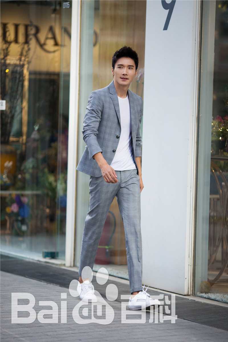 李泰(Lee Tae)最全西装相册