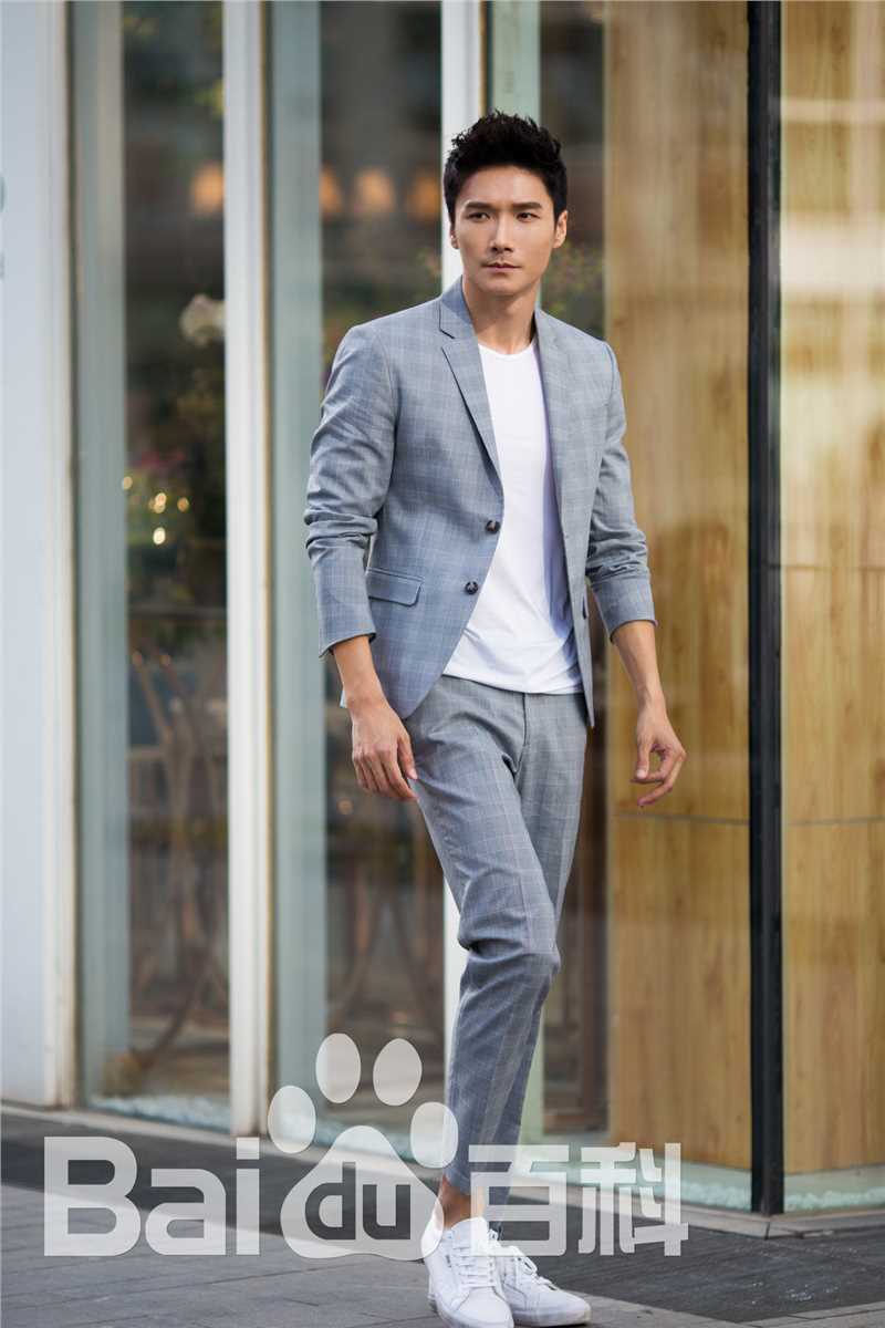 李泰(Lee Tae)最全西装相册