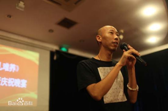 曹盾出席活动性感图片图集