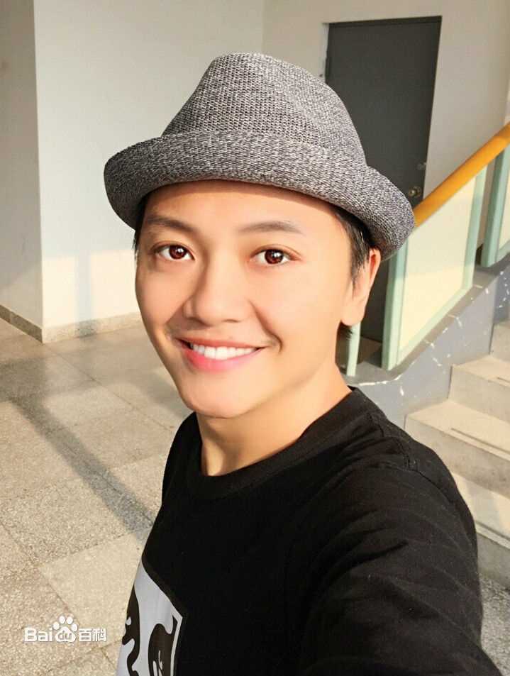 最新张伟健(Aadia)性感图片