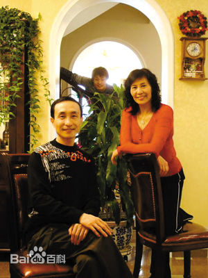 巩汉林和金珠性感图片图集