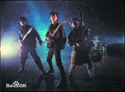 崔健( （朝鲜语）)在《快让我在雪地上撒点野》音乐录像（1991）中的
