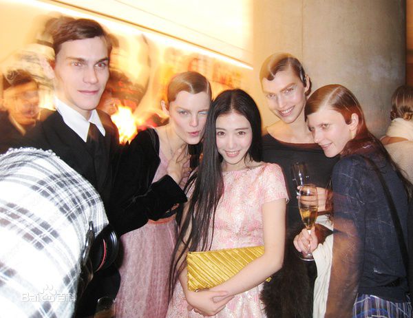 高清张辛苑在《优家画报》中的图集