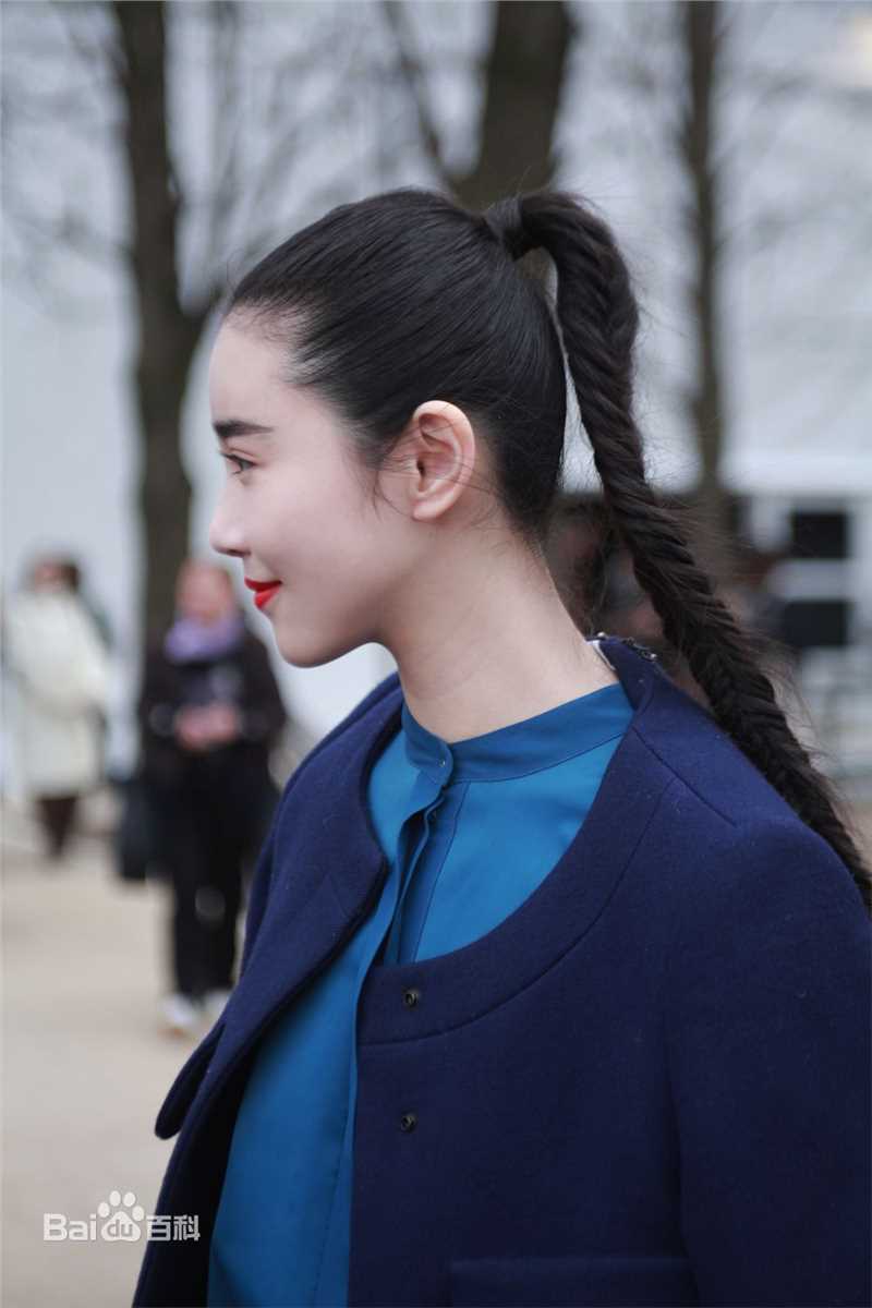 张辛苑辛苑巴黎时装周生活照