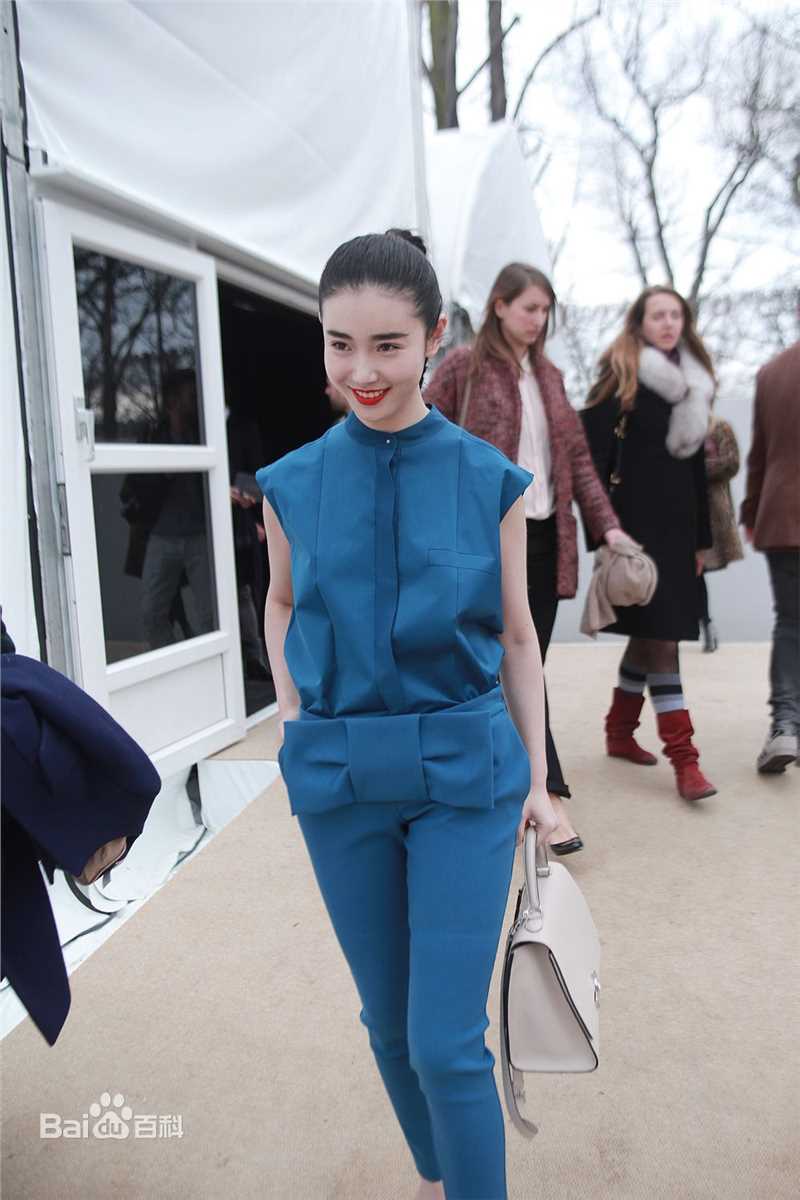 张辛苑辛苑巴黎时装周生活照