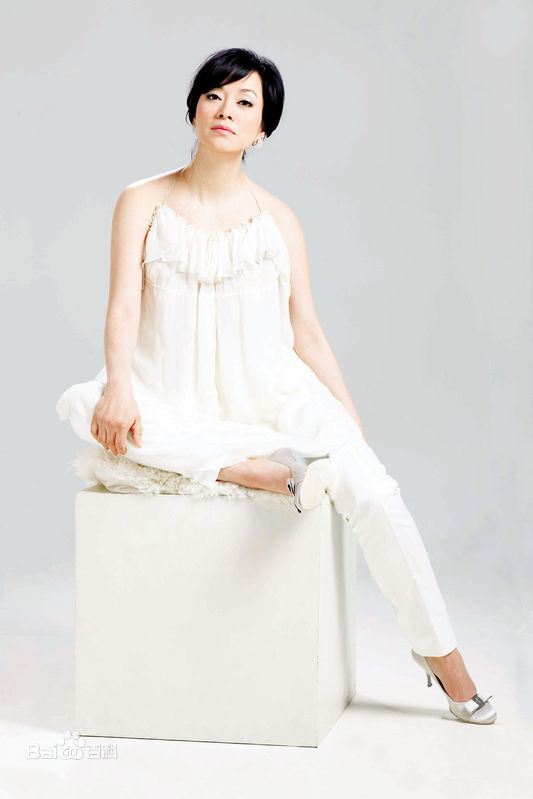 毛阿敏白色系列素颜照相册