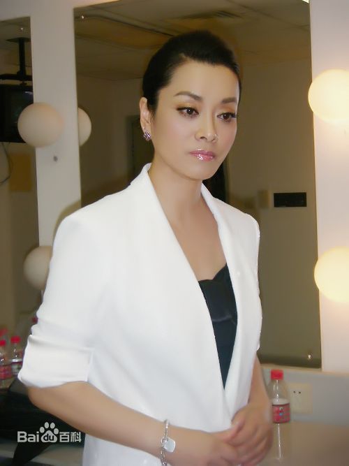 毛阿敏舞台下的生活照