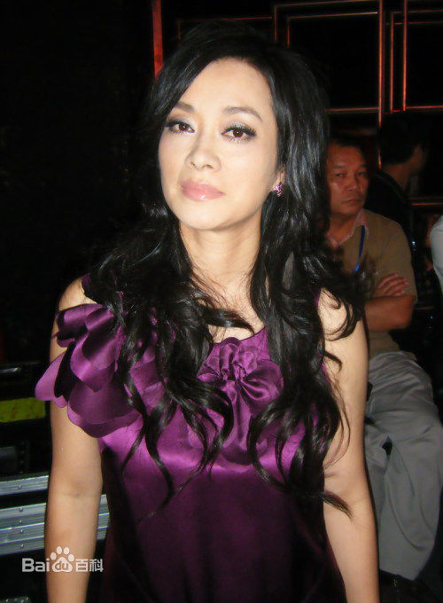 毛阿敏舞台下的生活照