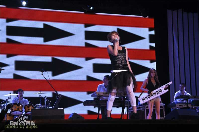 谭维维(Sitar tan)20100817世博音乐会性感图片图集