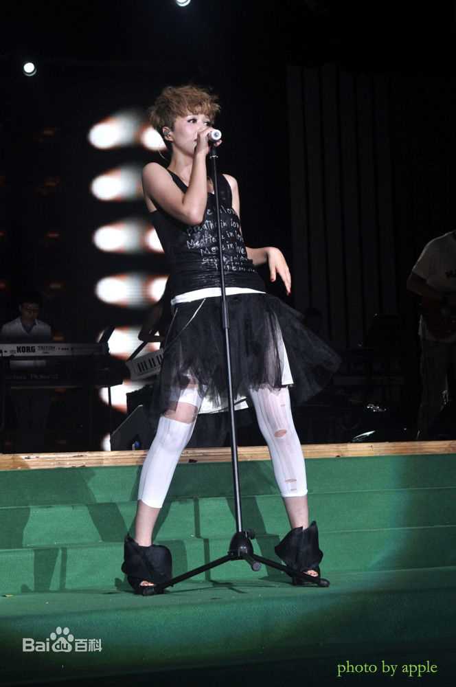 谭维维(Sitar tan)20100817世博音乐会性感图片图集