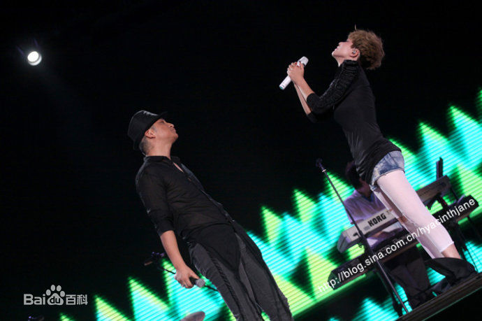 谭维维(Sitar tan)20100817世博音乐会性感图片图集