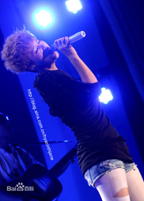 谭维维(Sitar tan)20100817世博音乐会性感图片图集