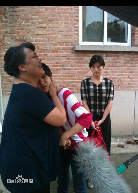 曹曦文2010年《大丽家的往事》剧照