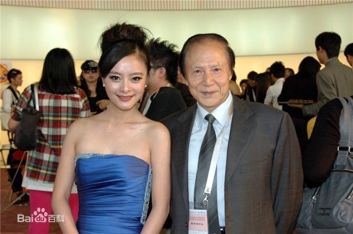 周诗璇活动照图片图册