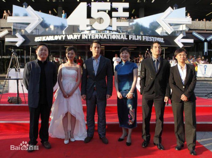 周诗璇活动照图片图册