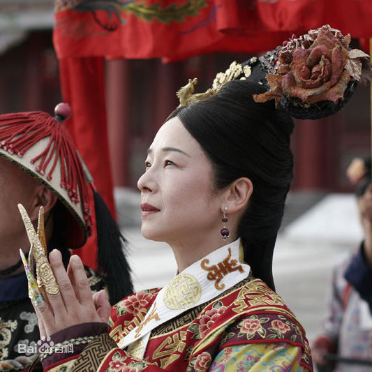 田中裕子(たなか ゆうこ、Y ko Tanaka)在《苍穹之昴》饰演慈禧中的