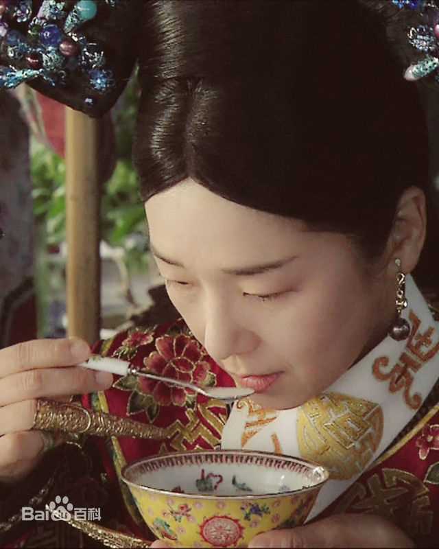 田中裕子(たなか ゆうこ、Y ko Tanaka)在《苍穹之昴》饰演慈禧中的