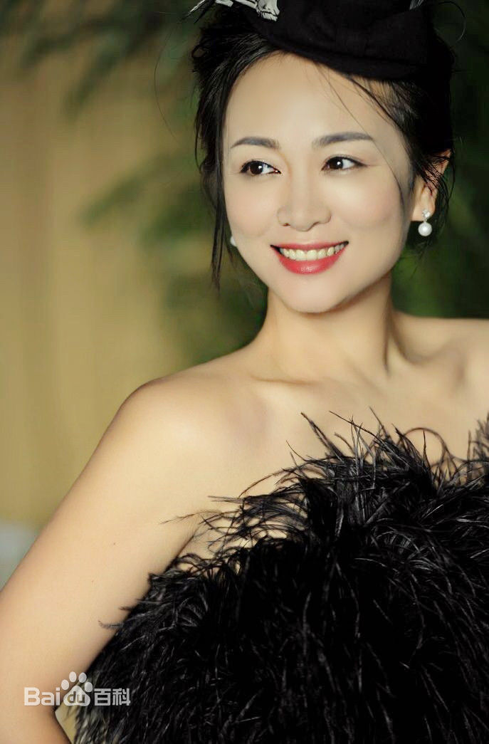 涓子早期照片图册