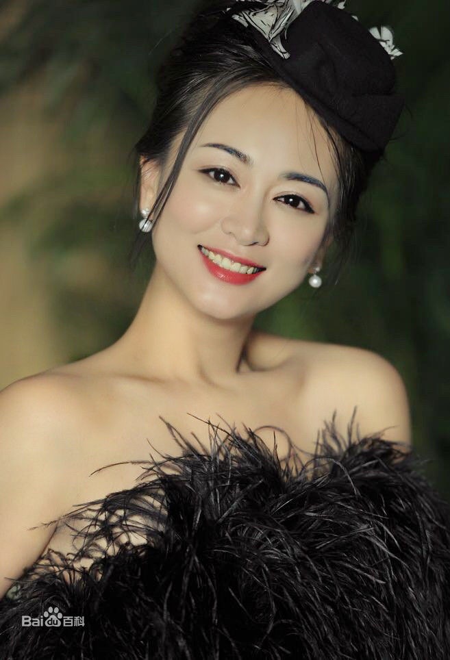 涓子早期照片图册