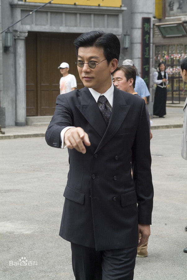 刘冠军名人物造型前后照片