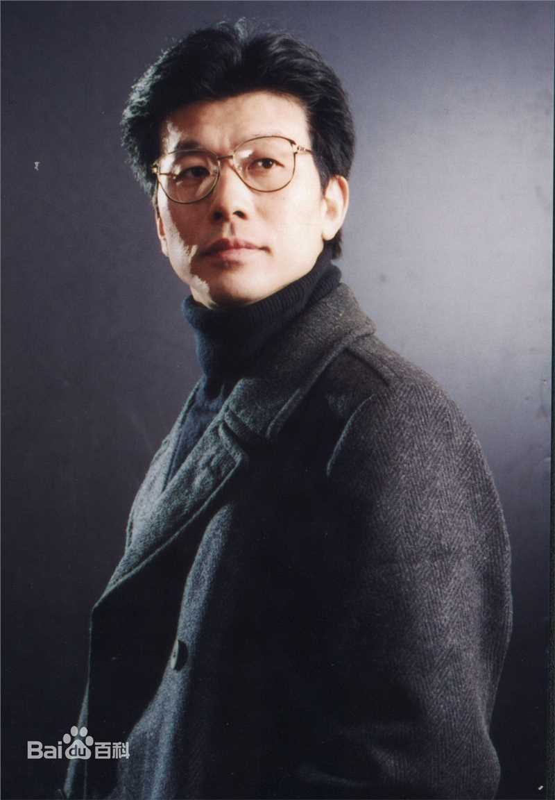 刘冠军名人物造型前后照片