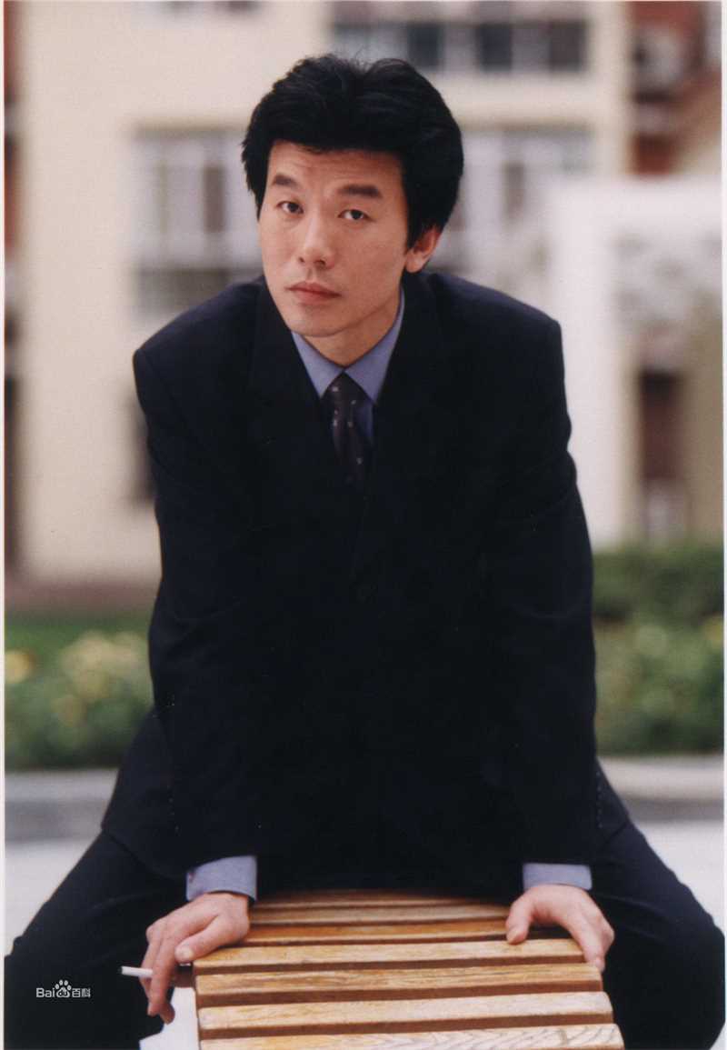 刘冠军名人物造型前后照片