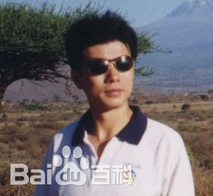 刘冠军名人物造型前后照片