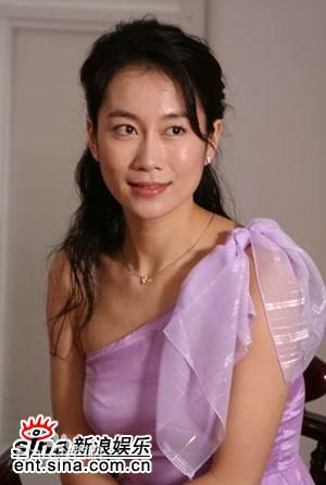 精选温峥嵘(WenZhengRong)在2007年《别和陌生人跳舞》饰演于萍萍中的图册