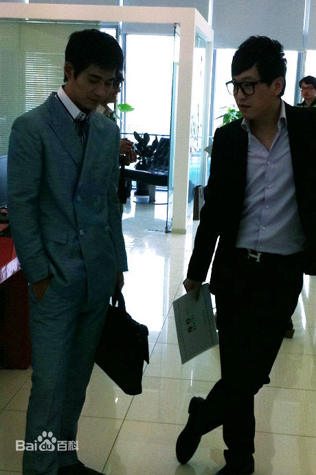 肖飞生活照壁纸壁纸