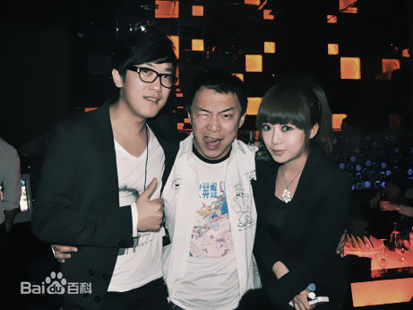 肖飞生活照壁纸壁纸