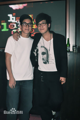 肖飞生活照壁纸壁纸