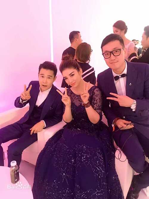 肖飞向上影业创始人、CEO先生与股东合影图册