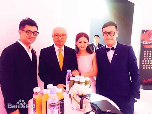 肖飞向上影业创始人、CEO先生与股东合影图册