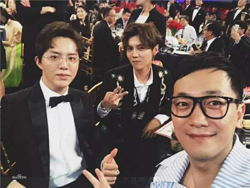 肖飞向上影业创始人、CEO先生与股东合影图册