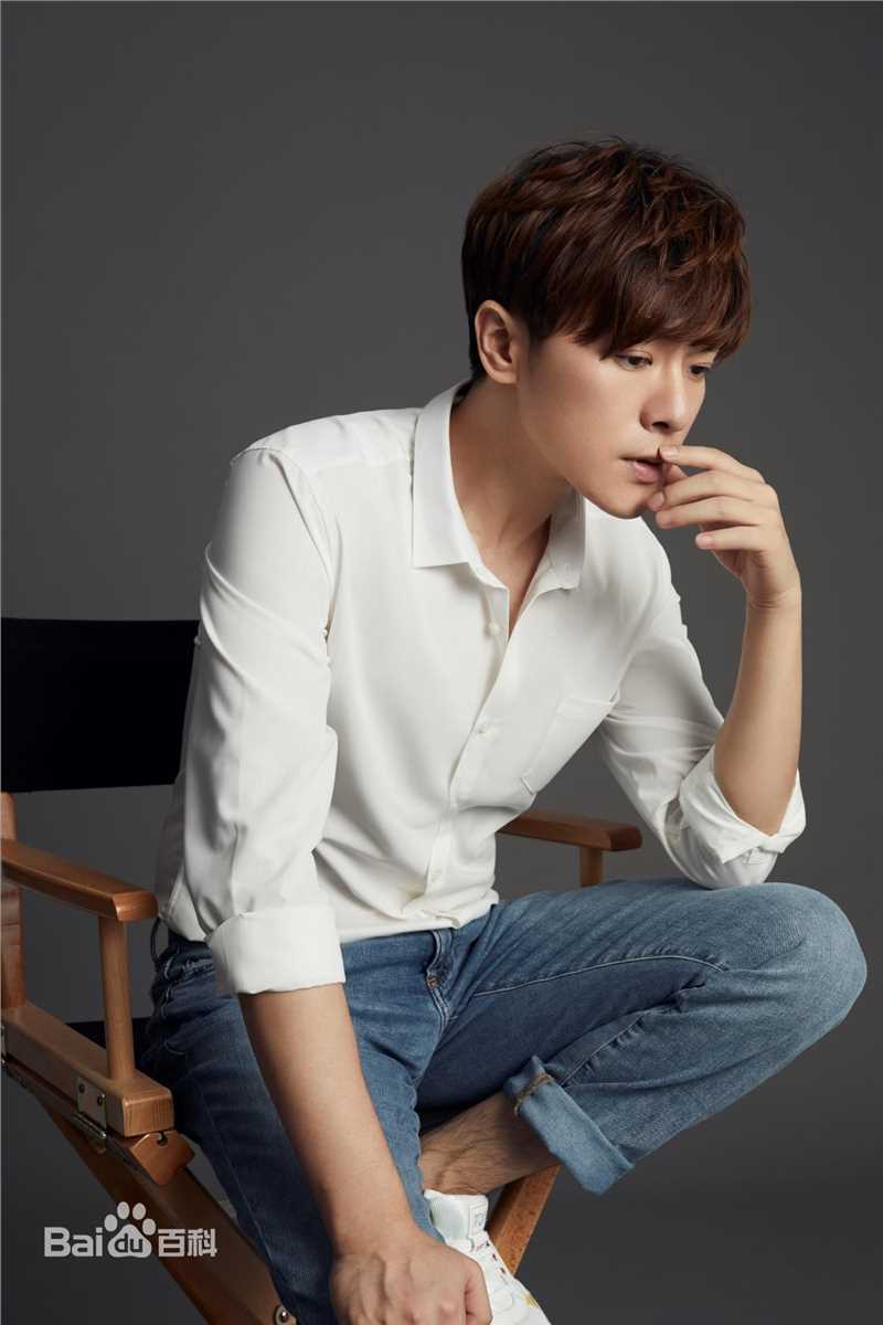 万思维 白衬衣性感图片图集