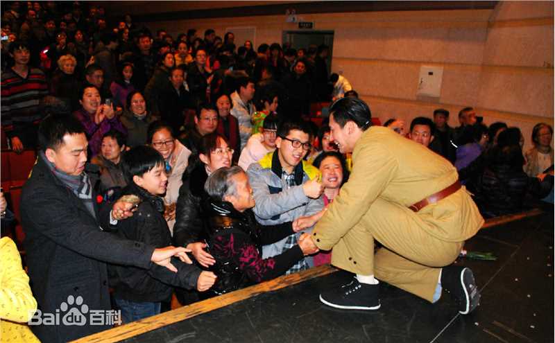 于晓光(Ethan)在话剧《毛泽东和他的长子》中的