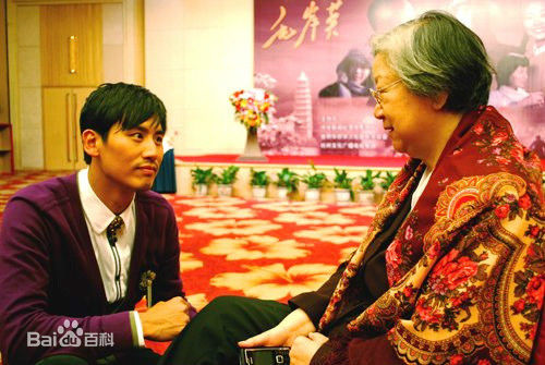 于晓光(Ethan)在话剧《毛泽东和他的长子》中的