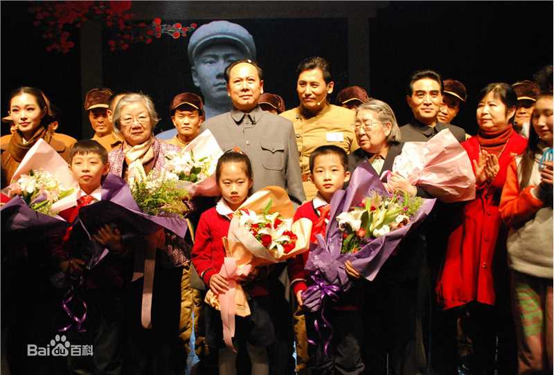 于晓光(Ethan)在话剧《毛泽东和他的长子》中的