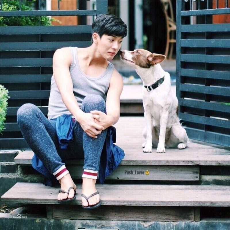 最优质普提查·克瑟辛(Puttichai Kasetsin、 )生活照