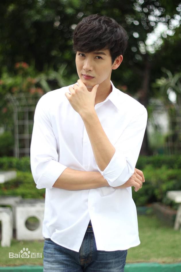 最优质普提查·克瑟辛(Puttichai Kasetsin、 )生活照