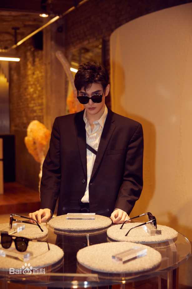 彦希(Saixixi)GENTLE MONSTER壁纸壁纸