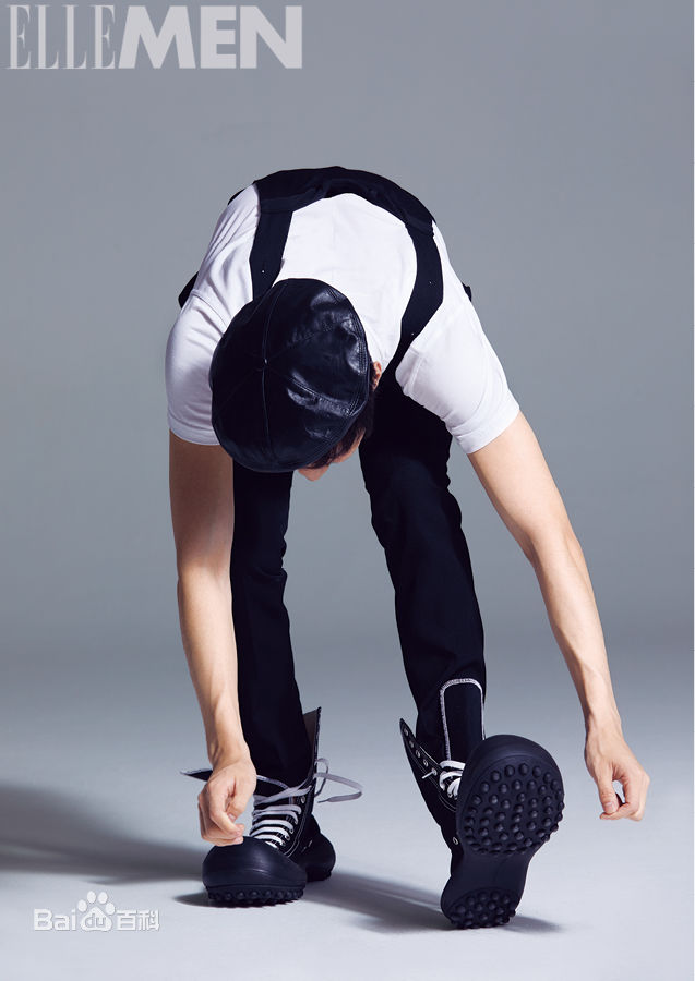 高清彦希(Saixixi)在《EllEMAN》 2017年7月号中的图集