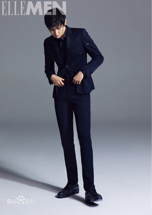 高清彦希(Saixixi)在《EllEMAN》 2017年7月号中的图集