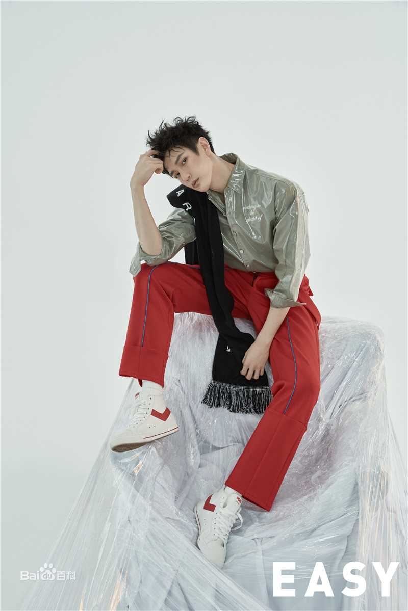 彦希(Saixixi)在《EASY》  2019年01月上中的