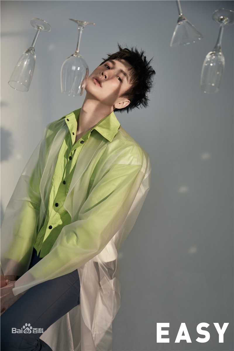 彦希(Saixixi)在《EASY》  2019年01月上中的
