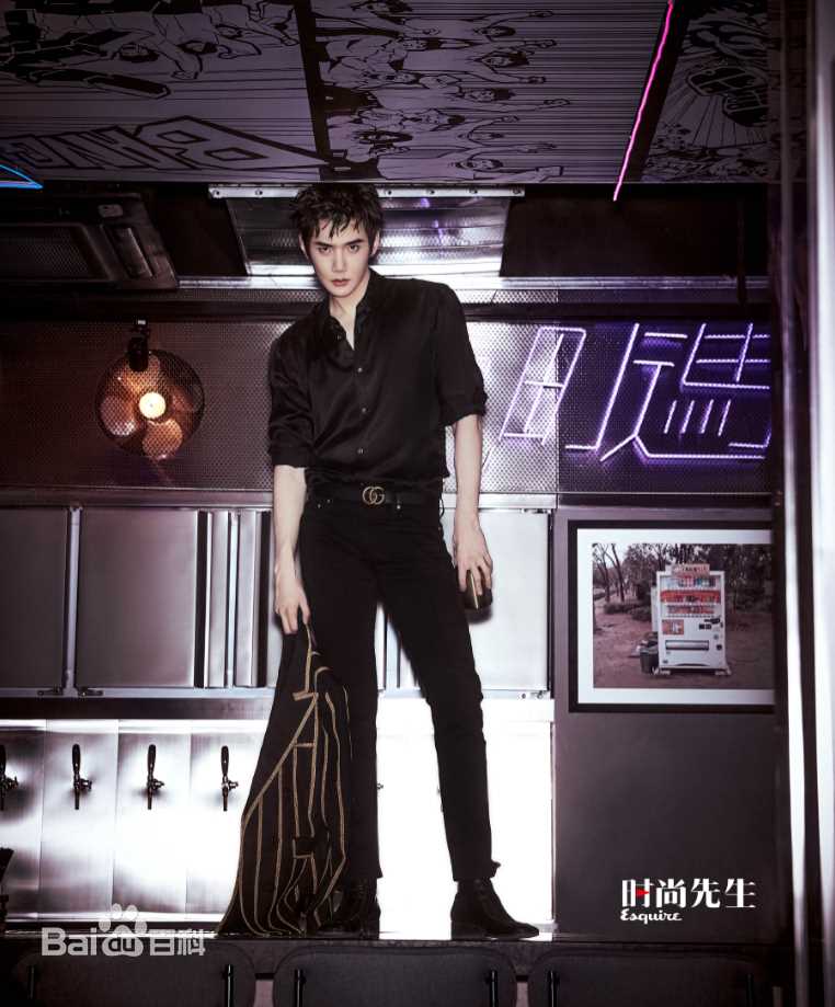 精选彦希(Saixixi)在《时尚先生》  2019年2月刊中的图册