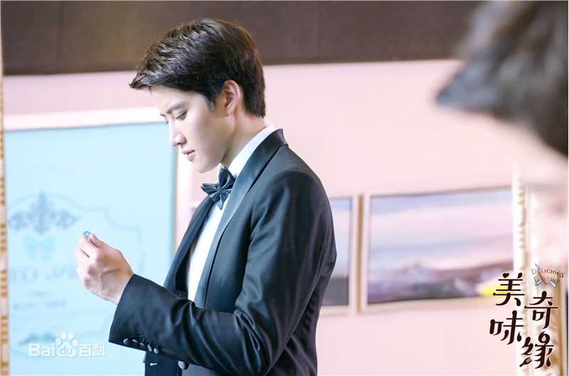 披拉·尼迪裴善官(   /Pirat Nitipaisalkul)Mike精选剧照图册