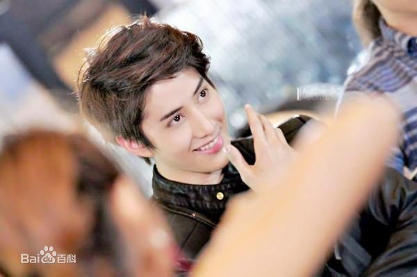 披拉·尼迪裴善官(   /Pirat Nitipaisalkul)Mike泰国活动图册前后照片